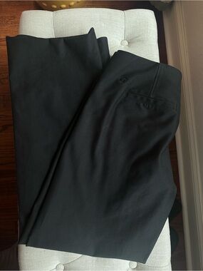 Lululemon black women s pants size 4